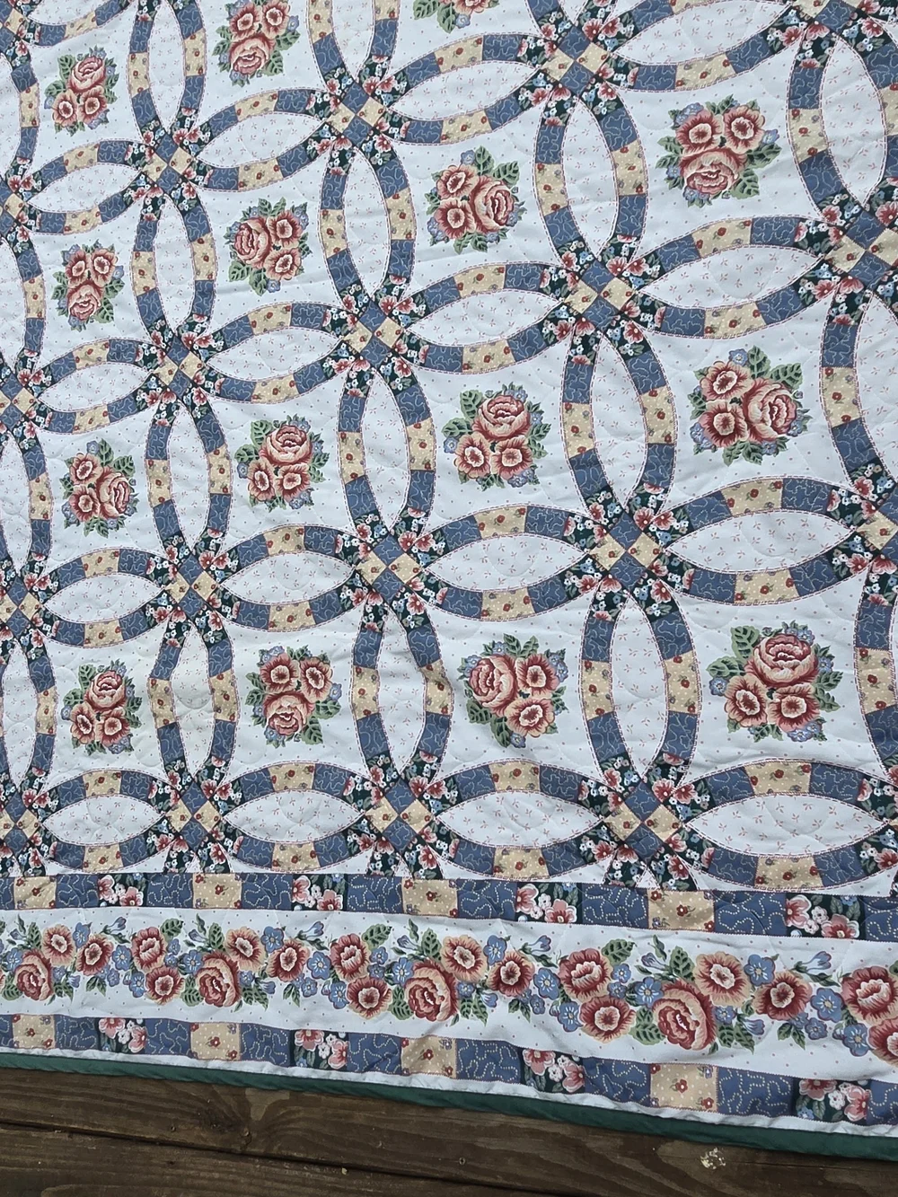 Vintage Springs Classic Floral Double Wedding Ring Manufactured Quilt Blue Pink